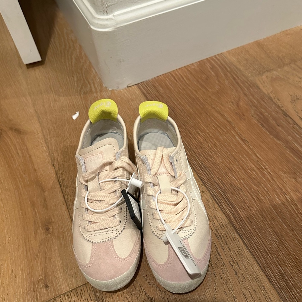 Pink/white Onitsuka Tiger Shoe